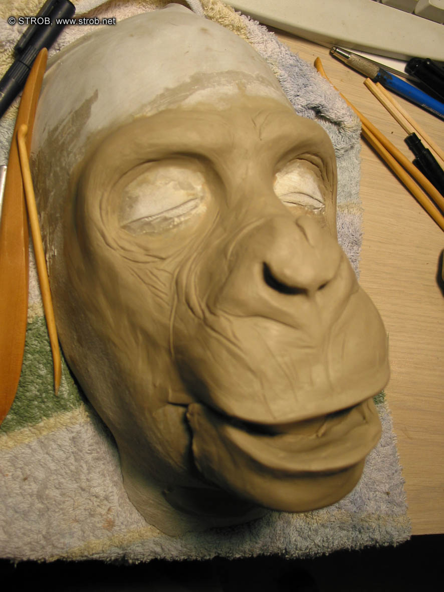 Masque de singe sculpté par Strob
